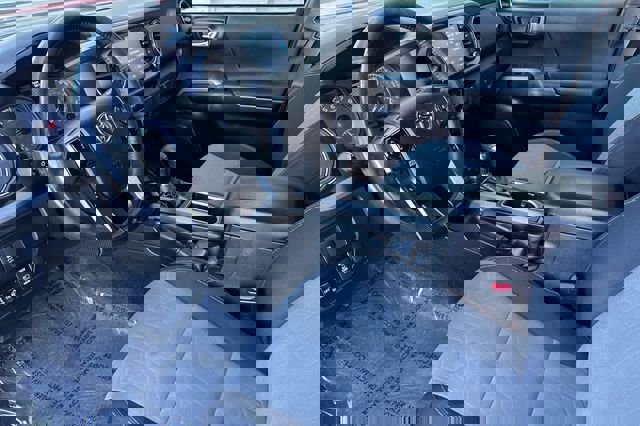 Used 2021 Toyota Tacoma TRD Sport w/ Technology Package image 11