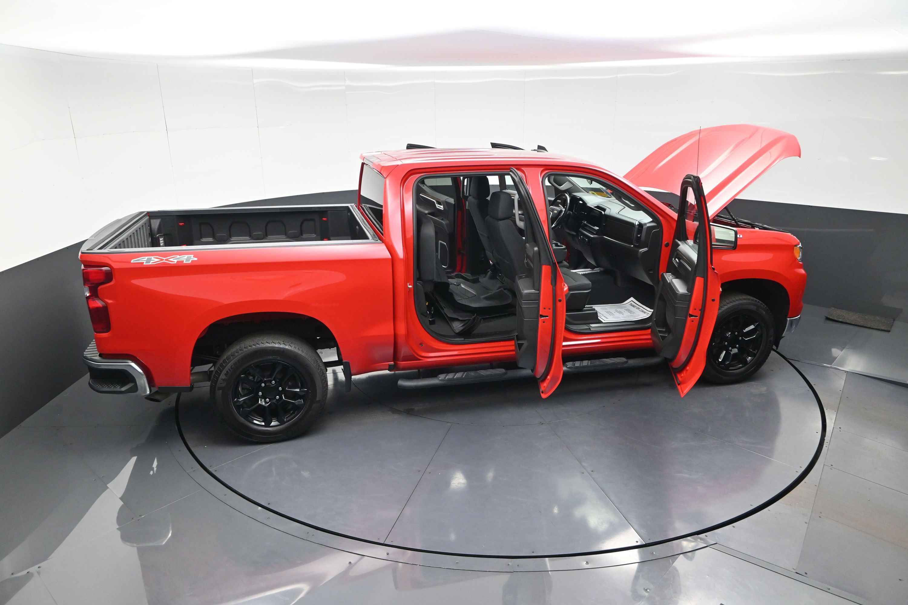Used 2022 Chevrolet Silverado 1500 LT AWD/4WD image 14