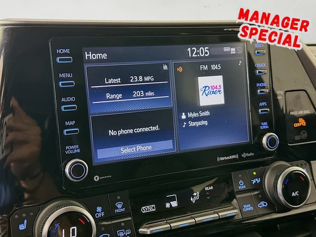 Used 2022 Toyota Highlander XLE AWD/4WD image 16
