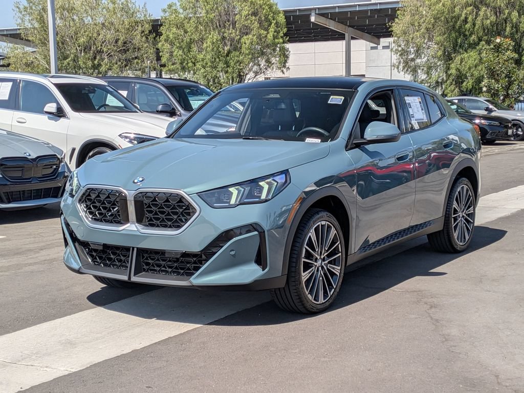 Certified 2025 BMW X2 xDrive28i AWD/4WD image 2