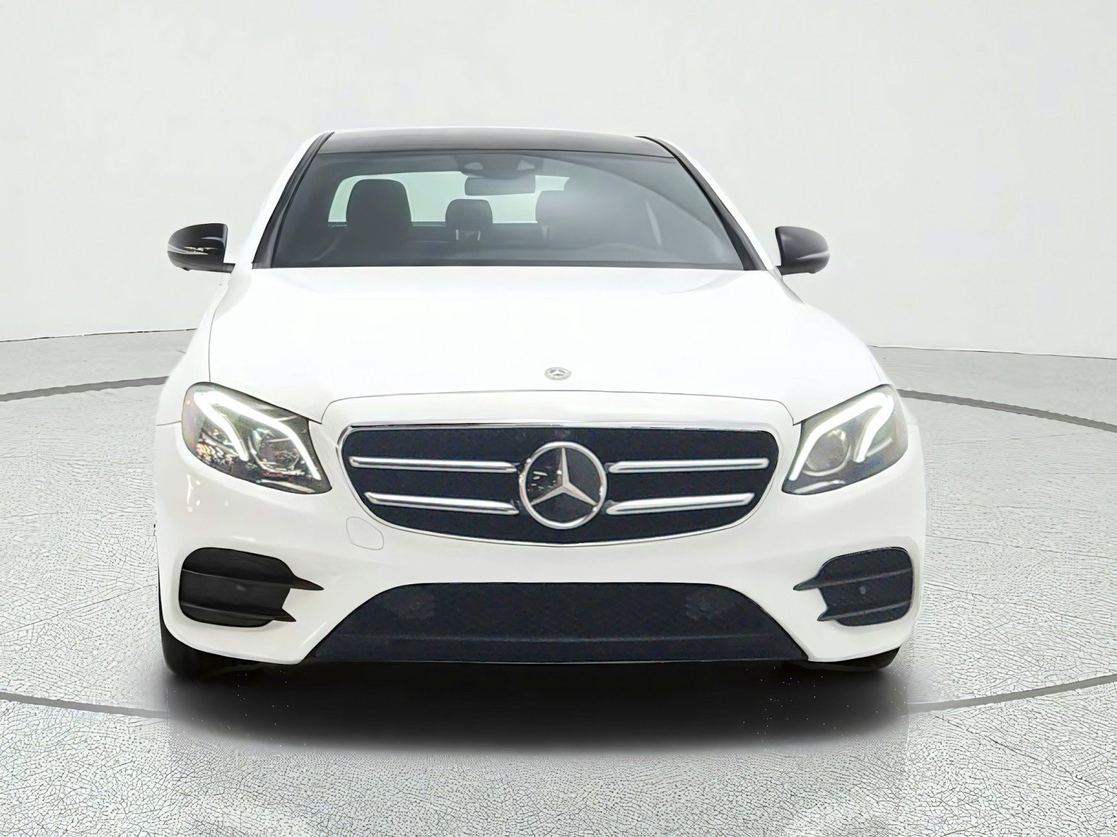 Used 2019 Mercedes-Benz E 300 image 2