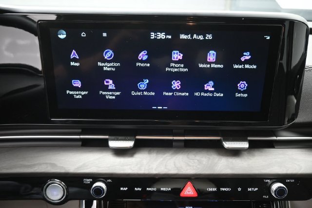 Used 2024 Kia Carnival EX FWD image 7