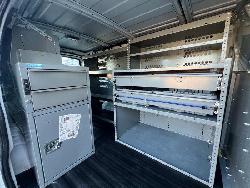 Used 2013 Chevrolet Express 2500 RWD image 18