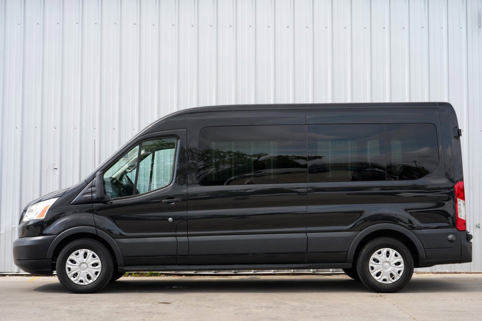 Used 2015 Ford Transit 350 XLT image 8