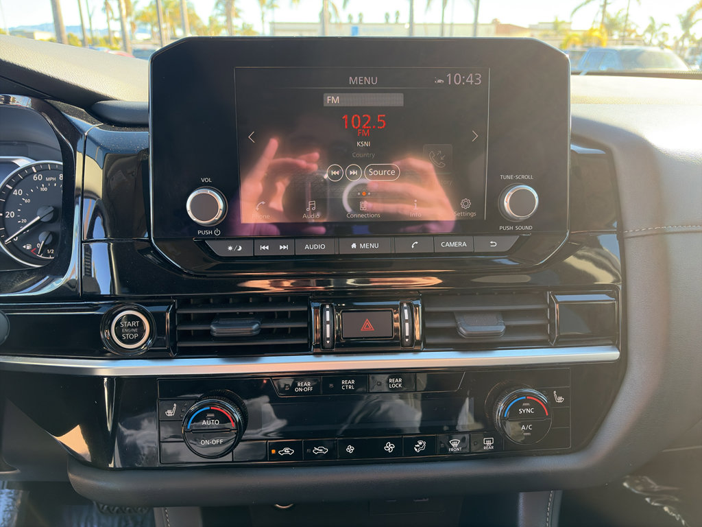 Used 2024 Nissan Pathfinder SV image 21