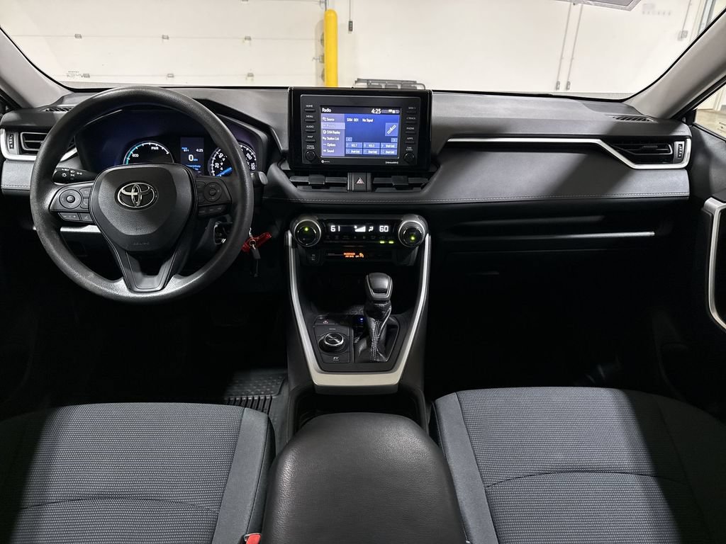 Used 2020 Toyota RAV4 LE AWD/4WD image 10