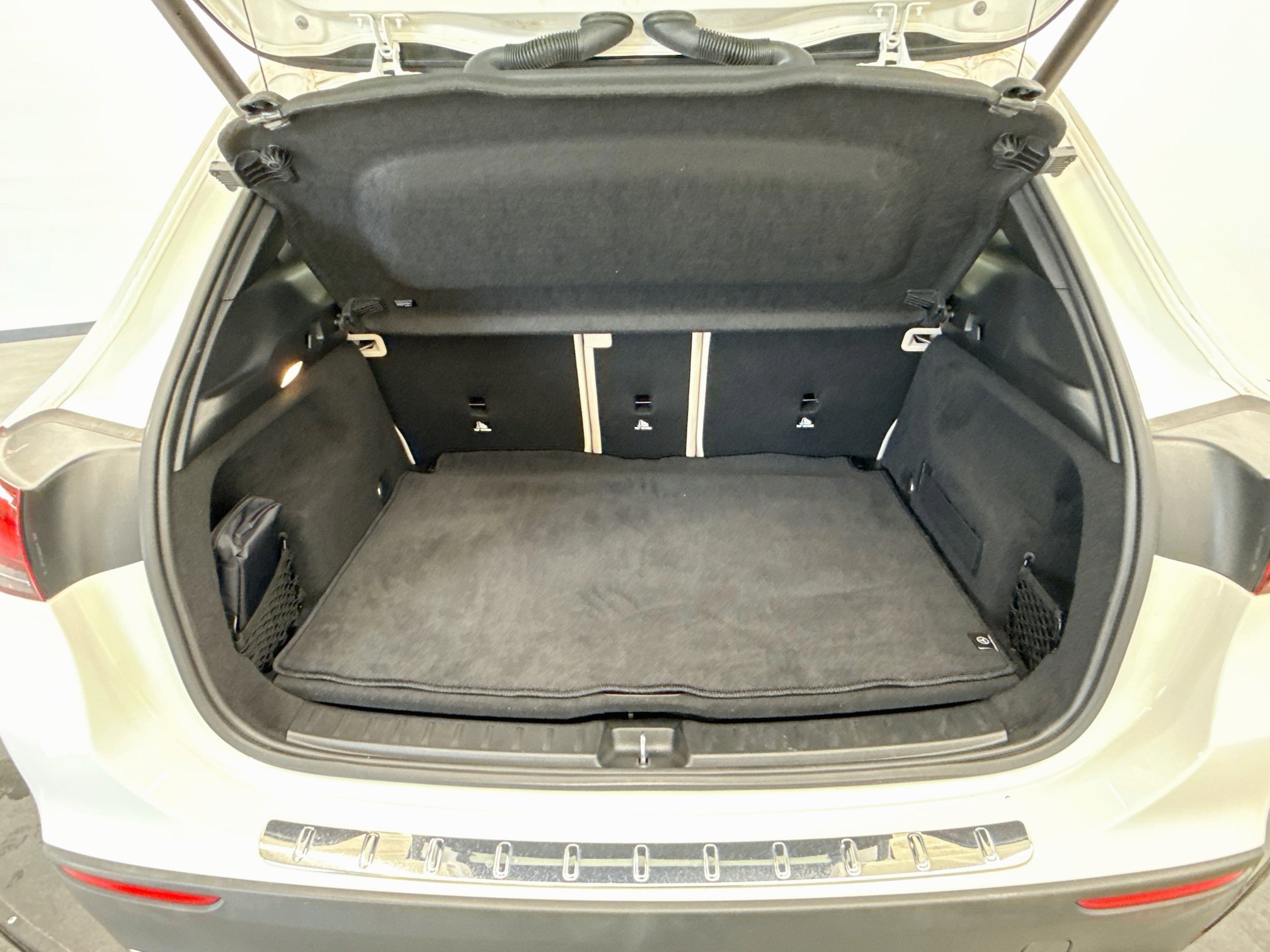 Used 2023 Mercedes-Benz GLA 250 w/ Premium Package image 30