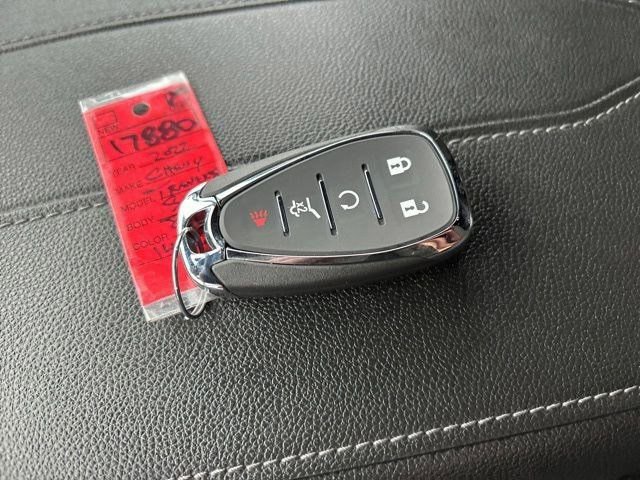 Used 2022 Chevrolet Traverse LT w/ Midnight/Sport Edition image 51