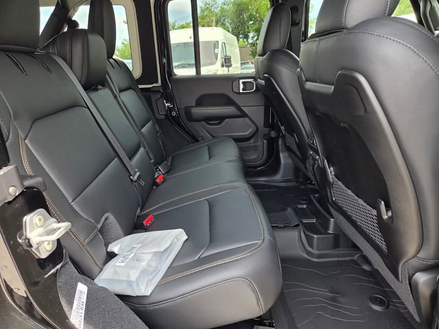 New 2026 Jeep Wrangler Unlimited Sahara AWD/4WD image 15