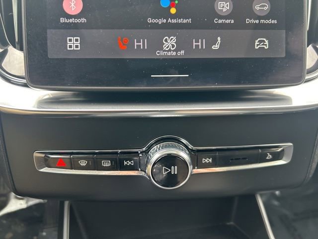 Certified 2025 Volvo XC90 B5 Plus image 25