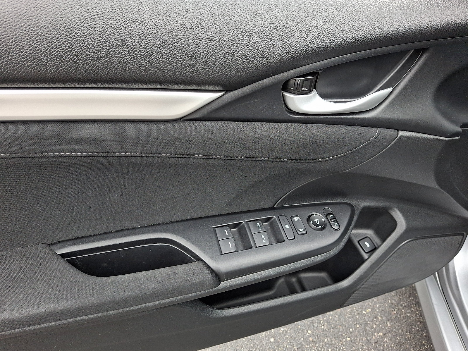 Certified 2019 Honda Civic EX image 12