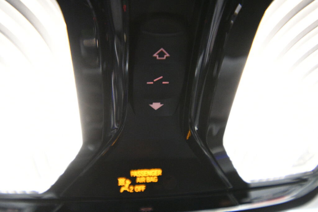 Used 2022 BMW M550i xDrive w/ Executive Package image 20