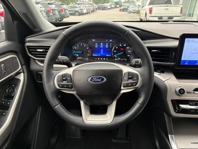 Certified 2023 Ford Explorer XLT w/ Equipment Group 202A AWD/4WD image 15
