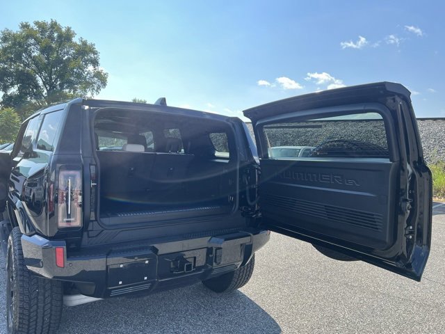 Used 2024 GMC Hummer EV 2X w/ LPO, Illumination Package image 18