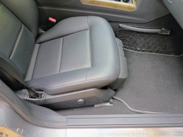 Used 2010 Mercedes-Benz E 350 Sedan image 52