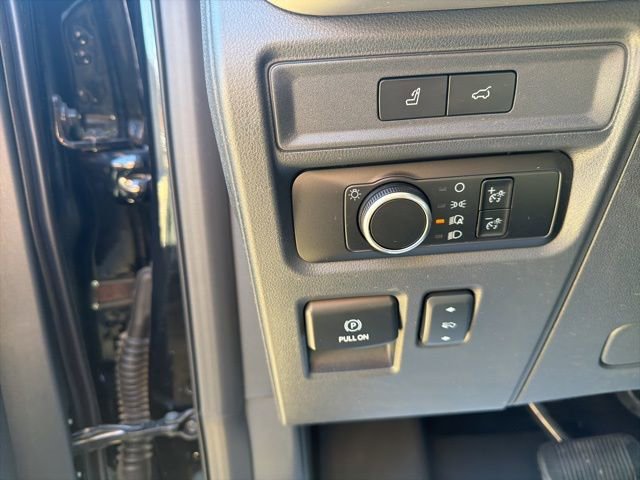 Used 2024 Ford Expedition XLT image 26