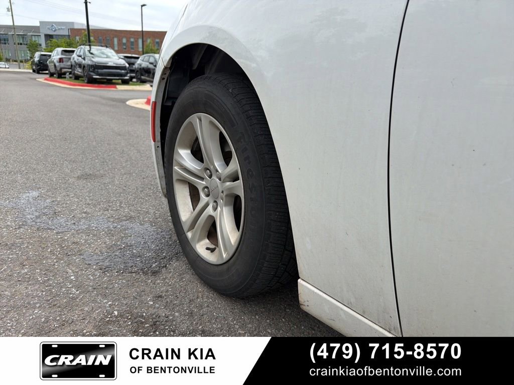 Used 2019 Dodge Charger SXT RWD image 10