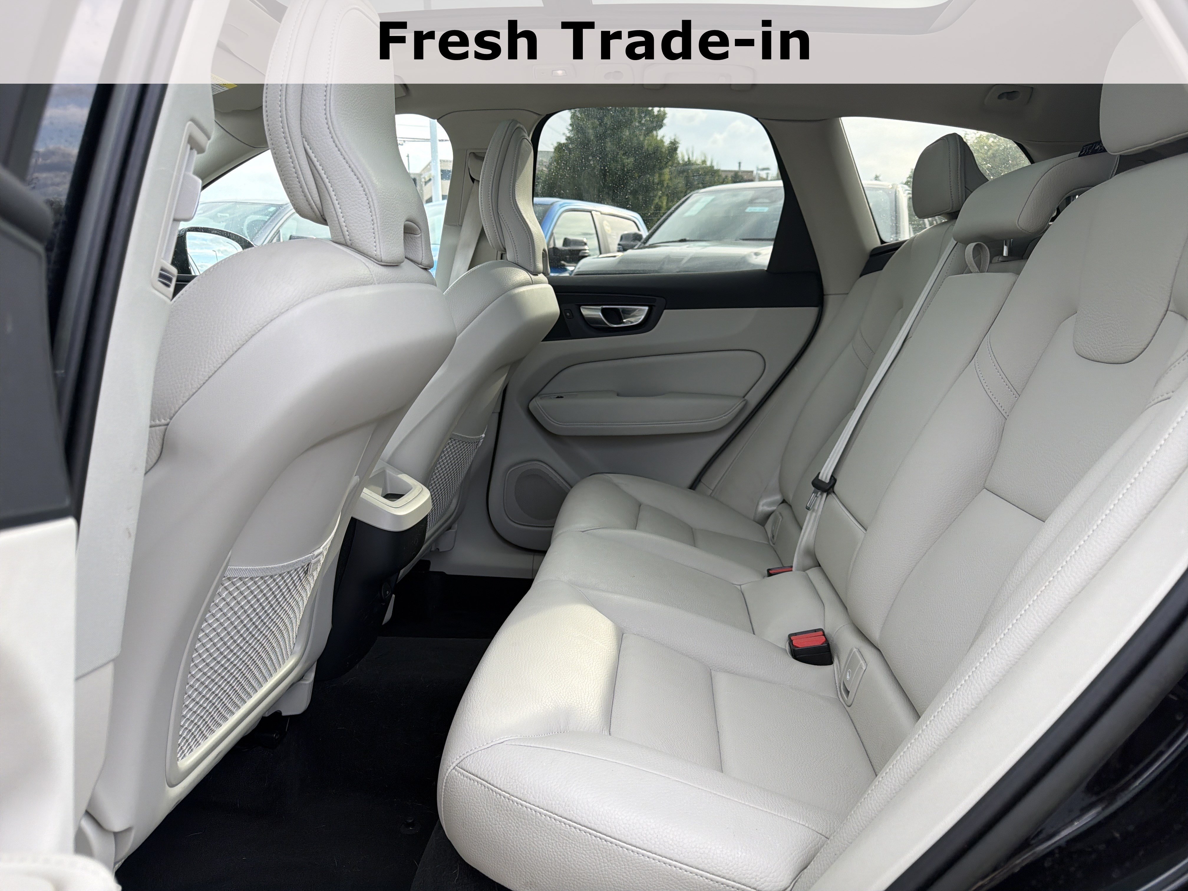 Used 2023 Volvo XC60 B5 Plus FWD image 17