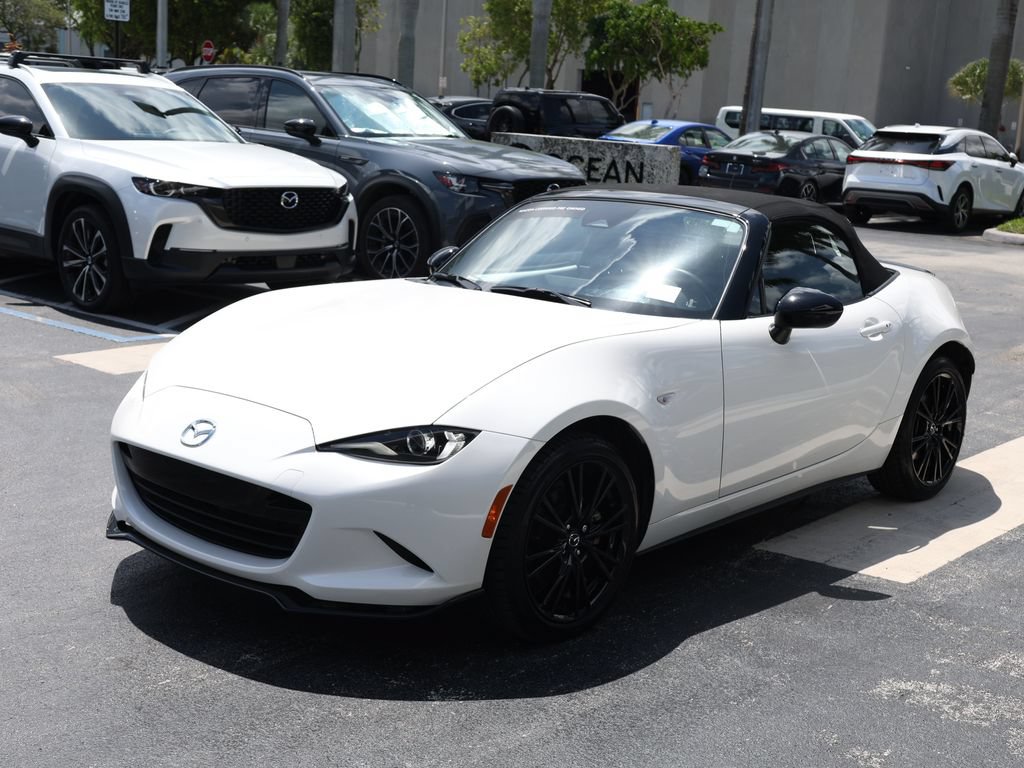 Certified 2024 MAZDA MX-5 Miata Club w/ Weather Package RWD image 2
