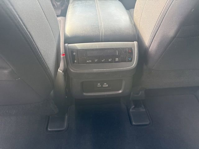 Used 2025 Nissan Pathfinder SV FWD image 31