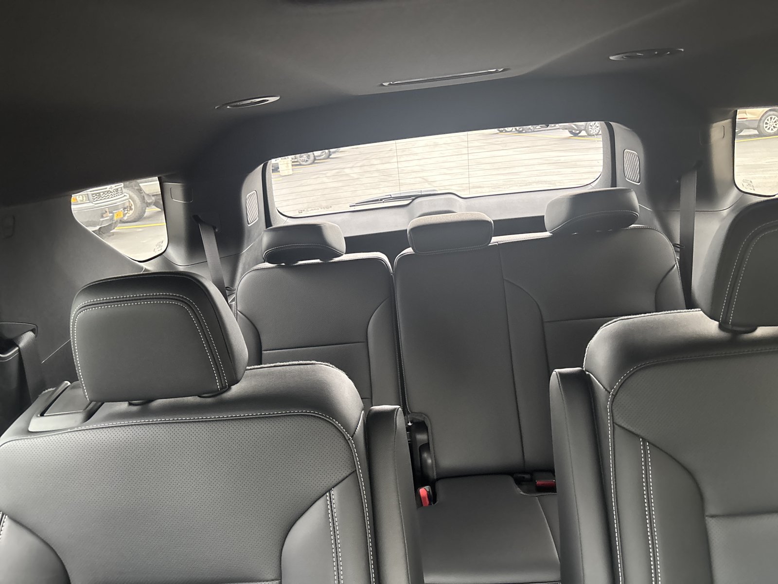 New 2027 Chevrolet Traverse LT w/ Midnight/Sport Edition AWD/4WD image 11