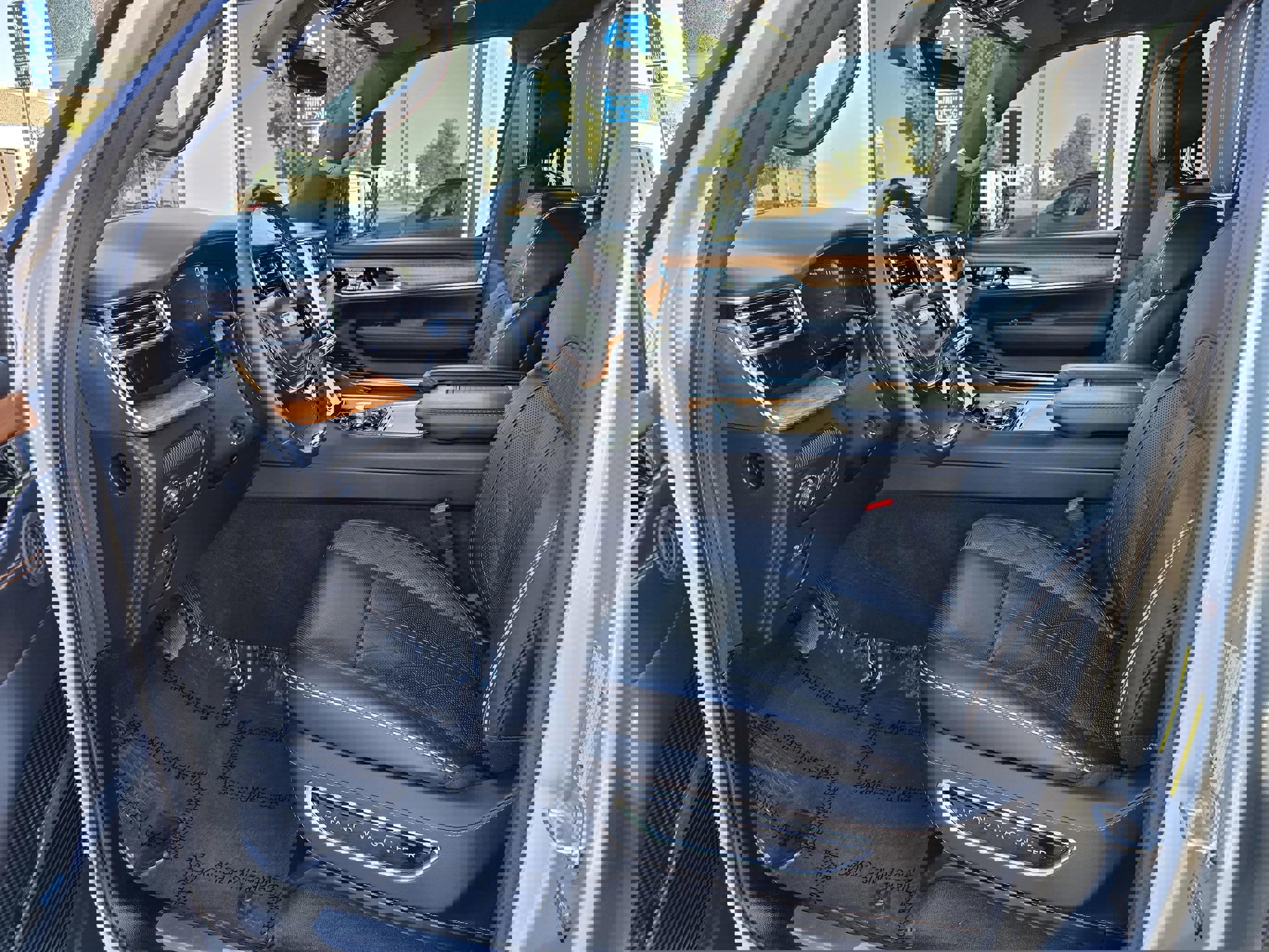 Used 2024 Jeep Grand Wagoneer L Series III image 75