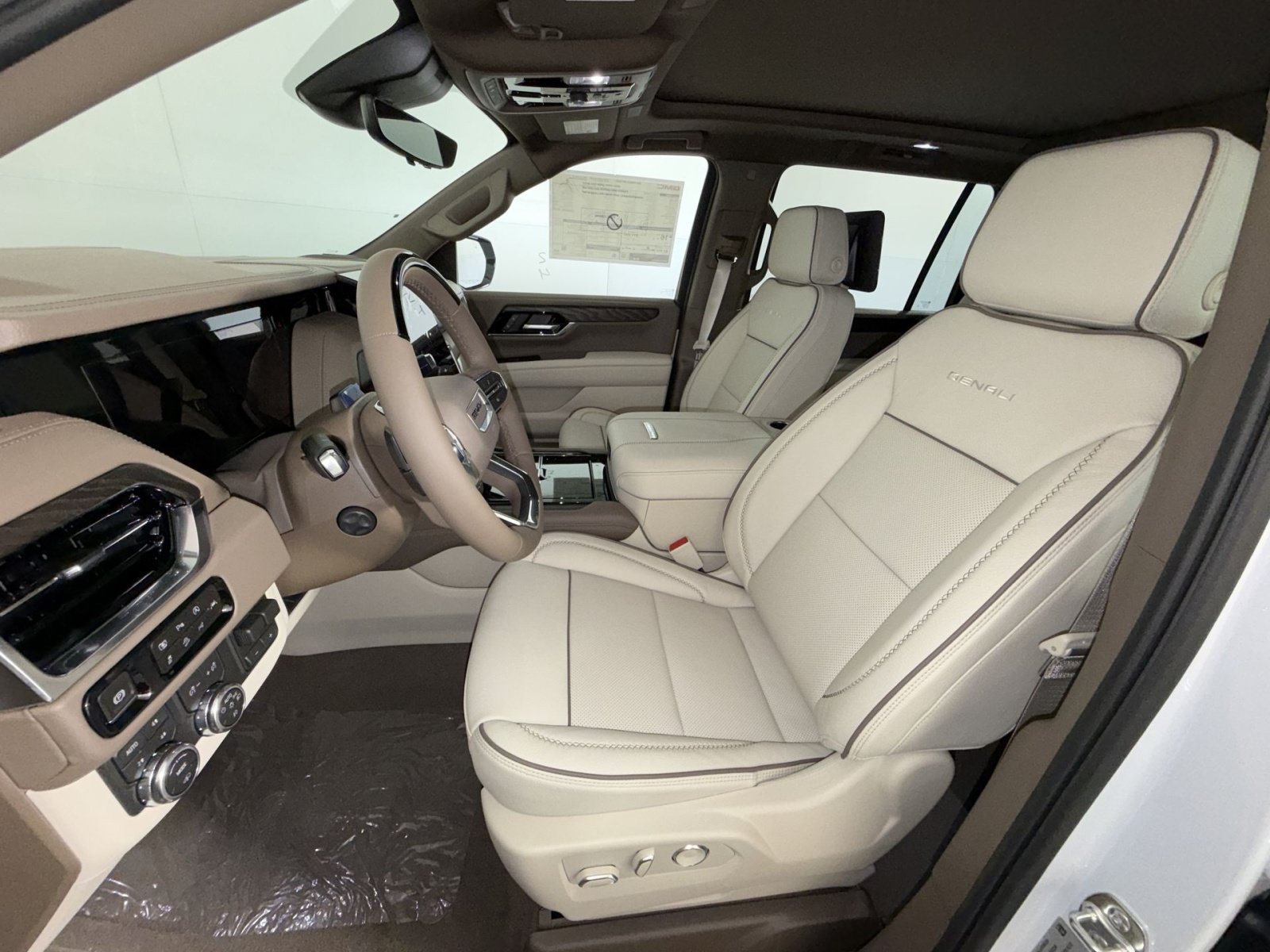 New 2026 GMC Yukon XL Denali w/ Denali Reserve Package AWD/4WD image 13