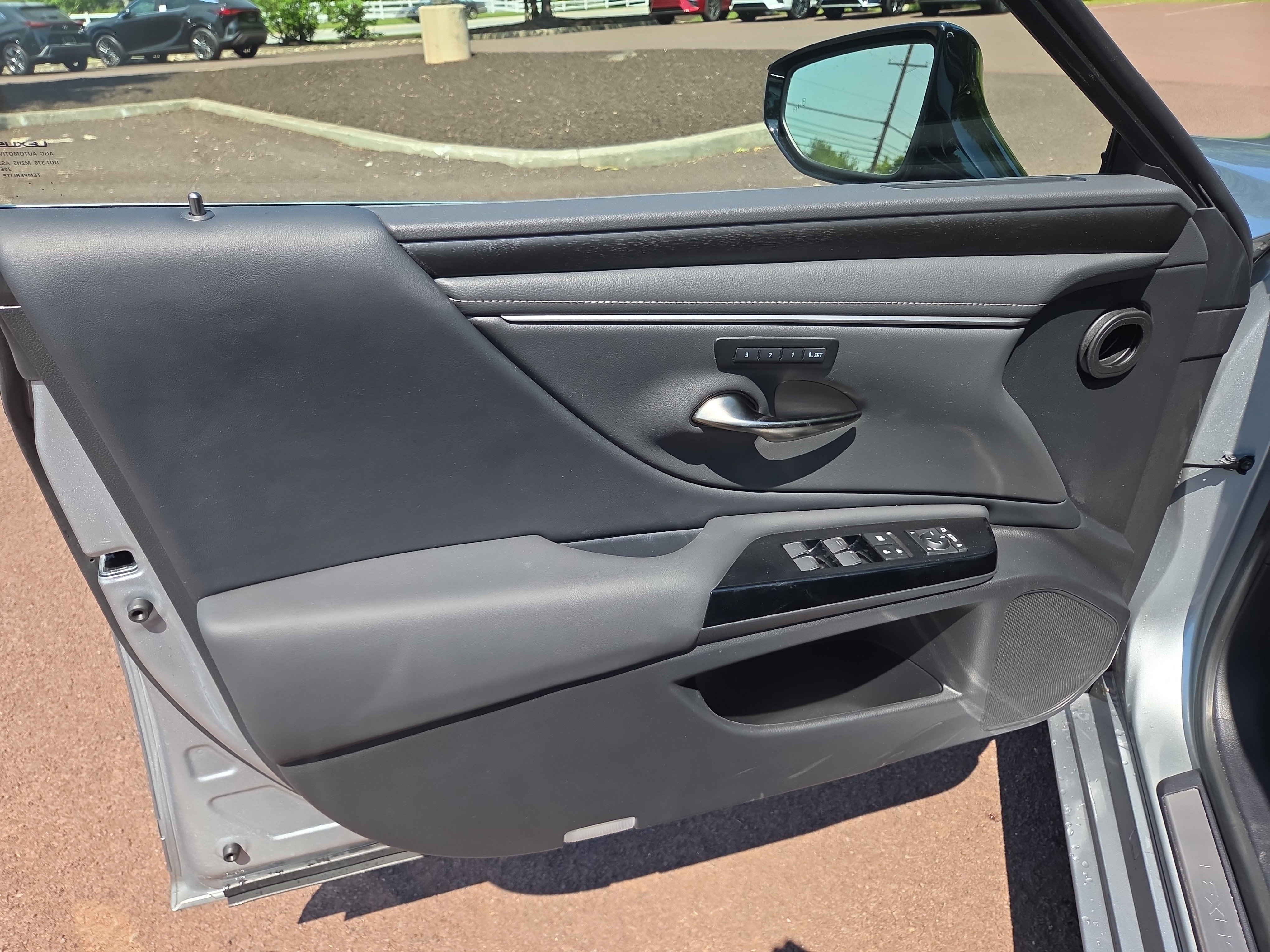 Certified 2025 Lexus ES 350 w/ Premium Package FWD image 14