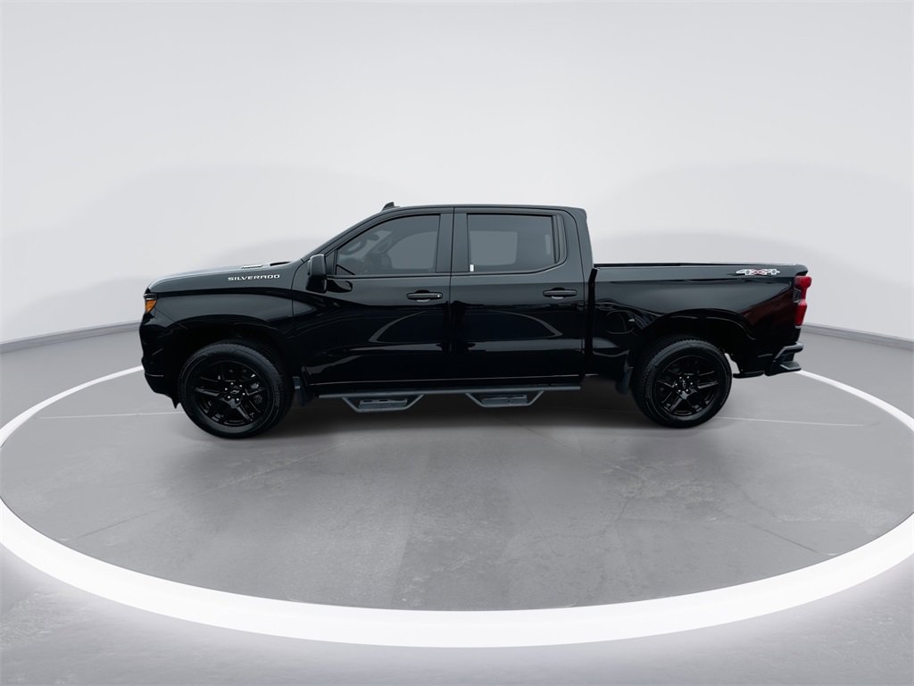 Used 2025 Chevrolet Silverado 1500 Custom image 5