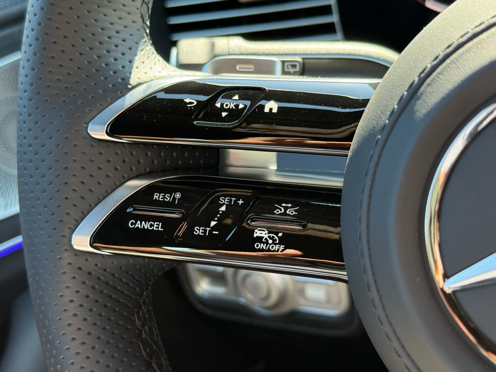 New 2026 Mercedes-Benz GLS 580 4MATIC image 23