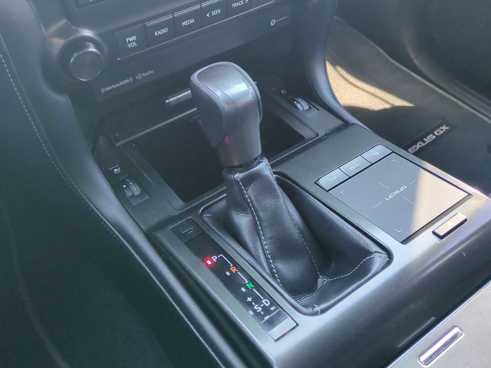 Used 2022 Lexus GX 460 image 16