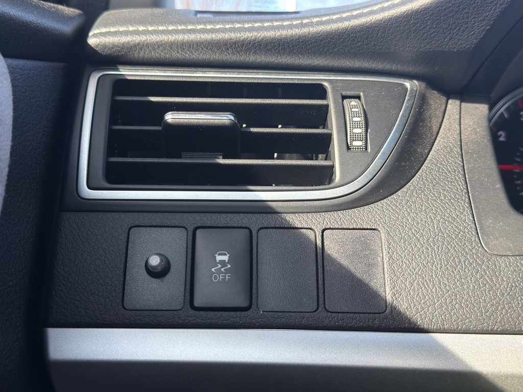 Used 2015 Toyota Camry XSE image 23