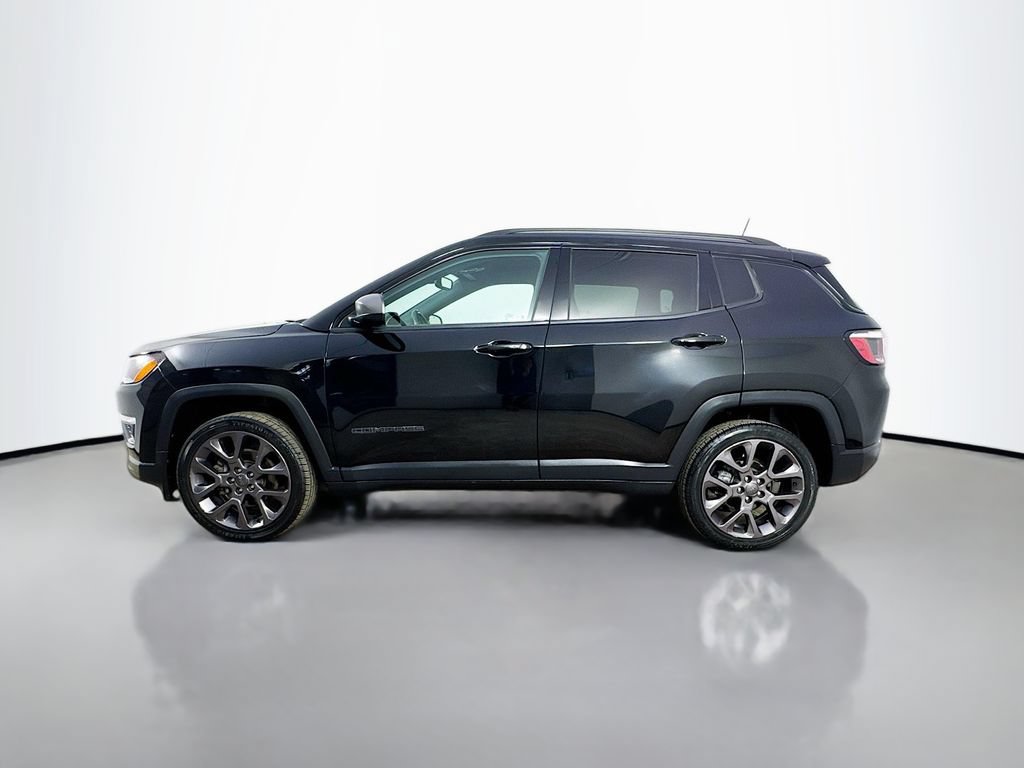 Used 2021 Jeep Compass Latitude w/ Sun and Sound Group AWD/4WD image 4