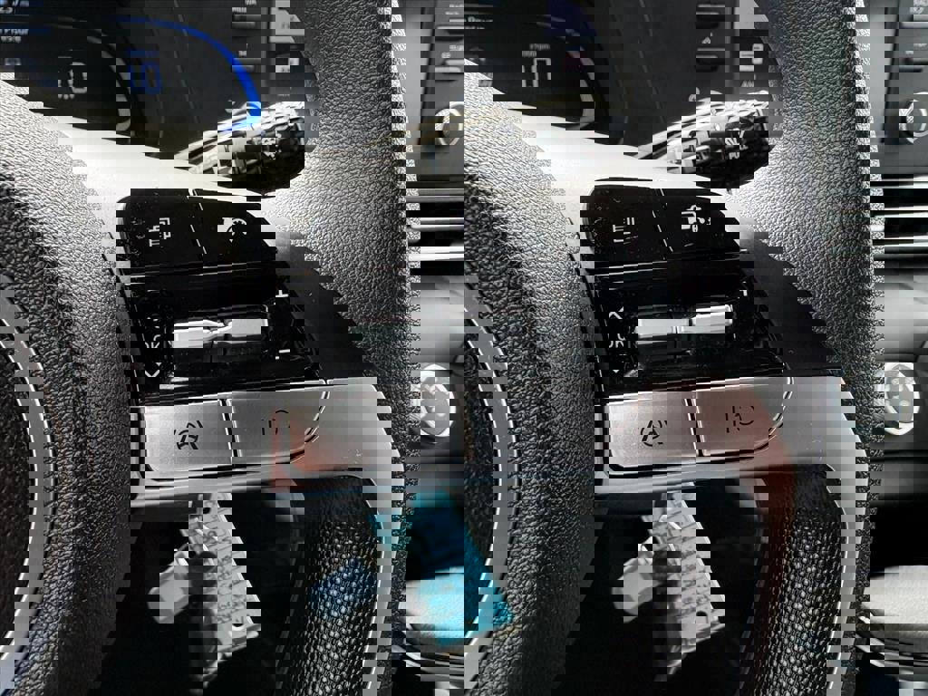 Certified 2025 Hyundai Elantra SE image 21