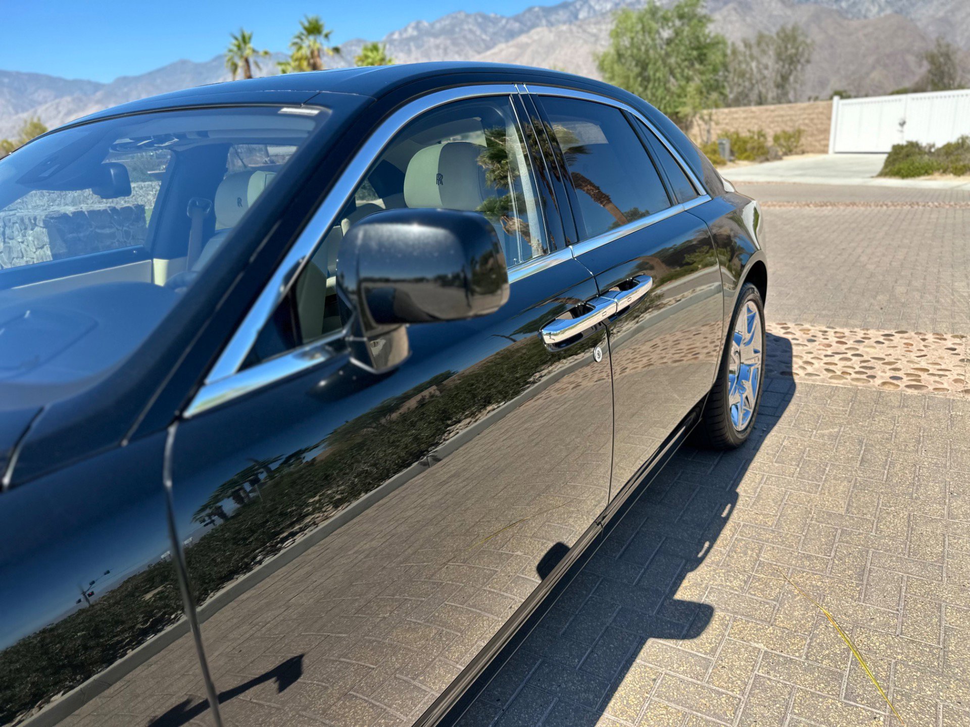 Used 2011 Rolls-Royce Ghost image 22