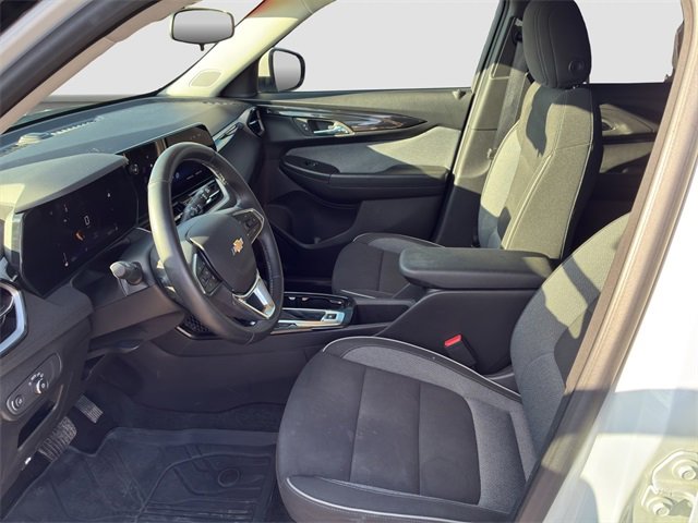 Used 2024 Chevrolet TrailBlazer LT w/ LT Cold Weather Package image 9