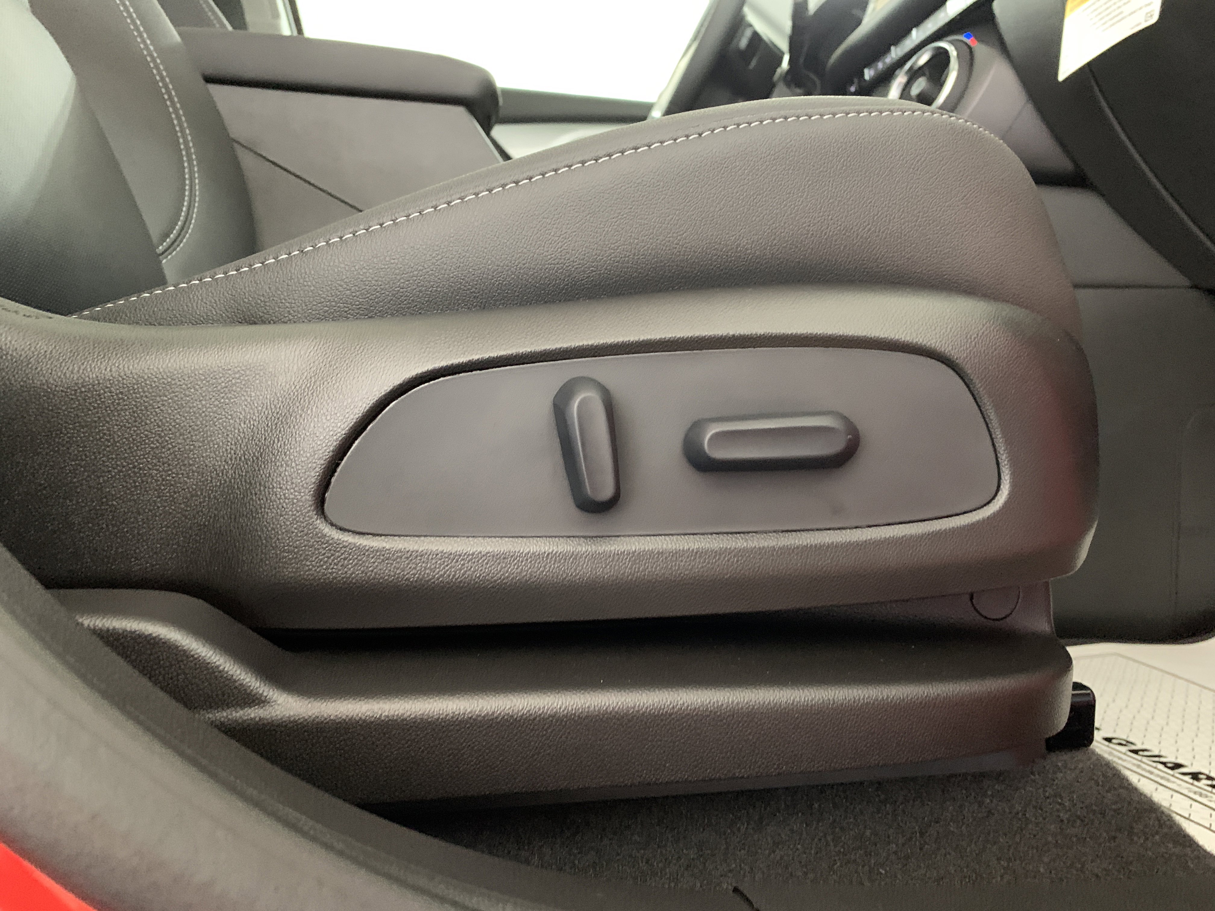 New 2025 Chevrolet Blazer LT image 33