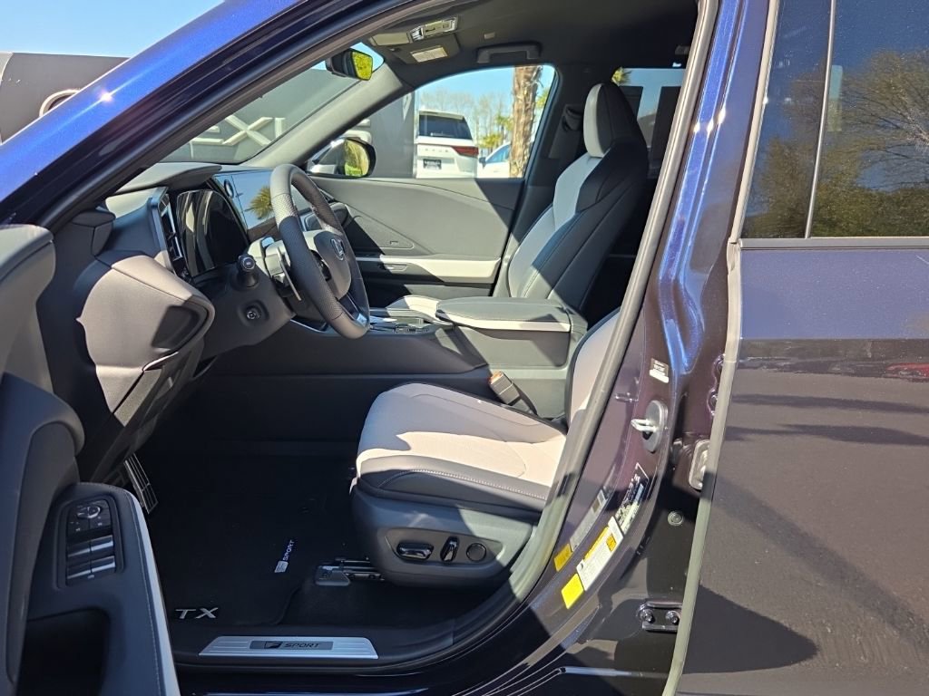 New 2026 Lexus TX 500h AWD image 4