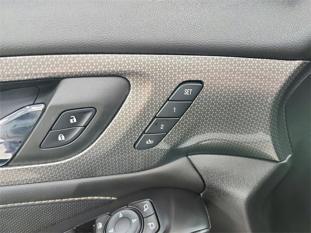 Used 2023 Chevrolet Traverse Premier image 21