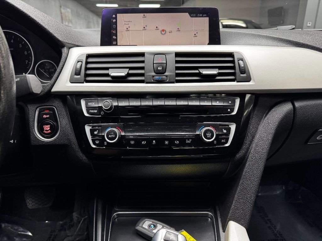 Used 2018 BMW 320i xDrive Sedan image 25