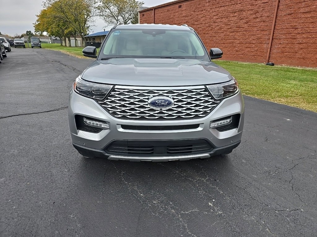 Used 2023 Ford Explorer Platinum w/ Class IV Trailer Tow Package image 2