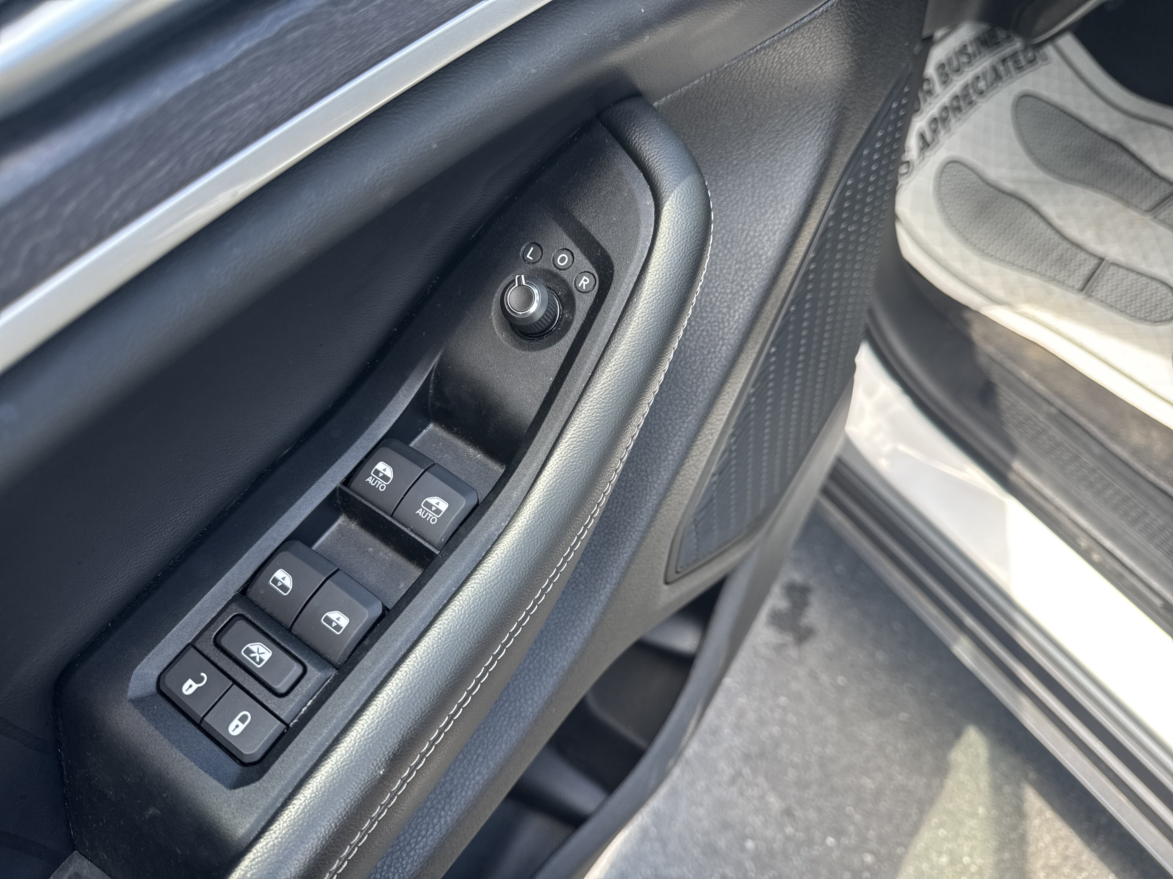 Used 2023 Jeep Grand Cherokee L Limited AWD/4WD image 18