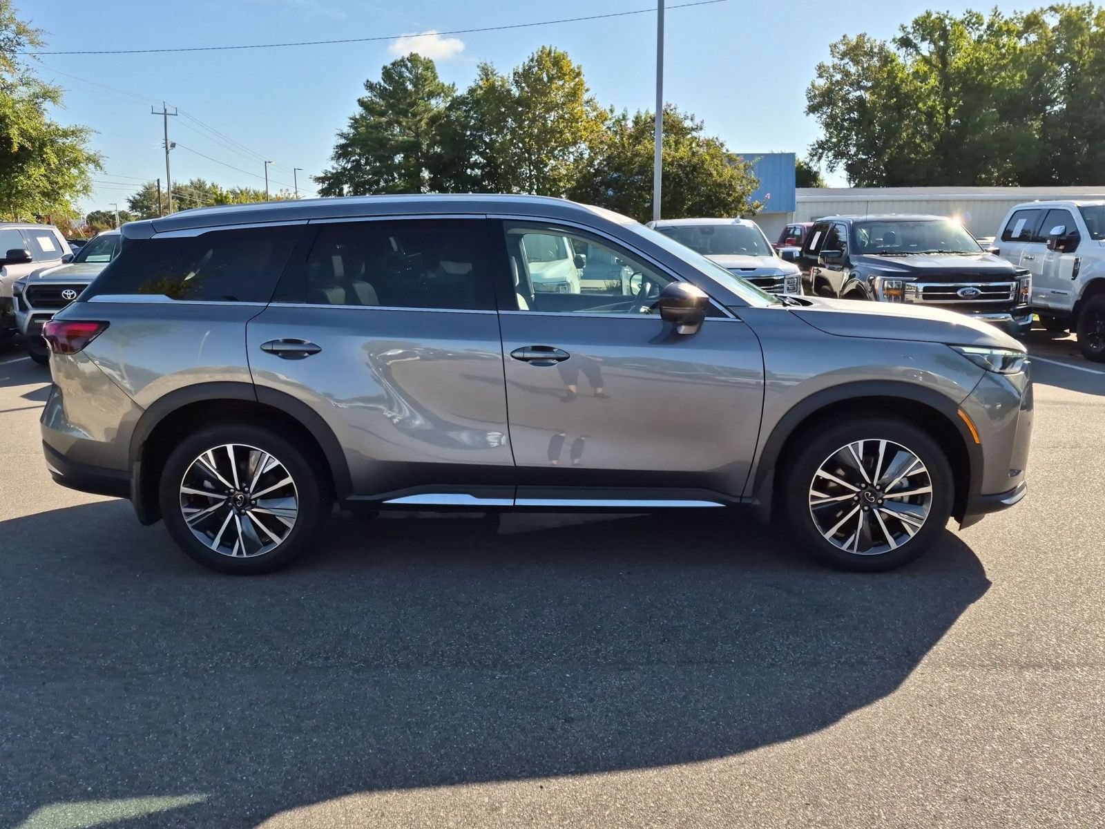 Used 2026 INFINITI QX60 Luxe AWD/4WD image 2