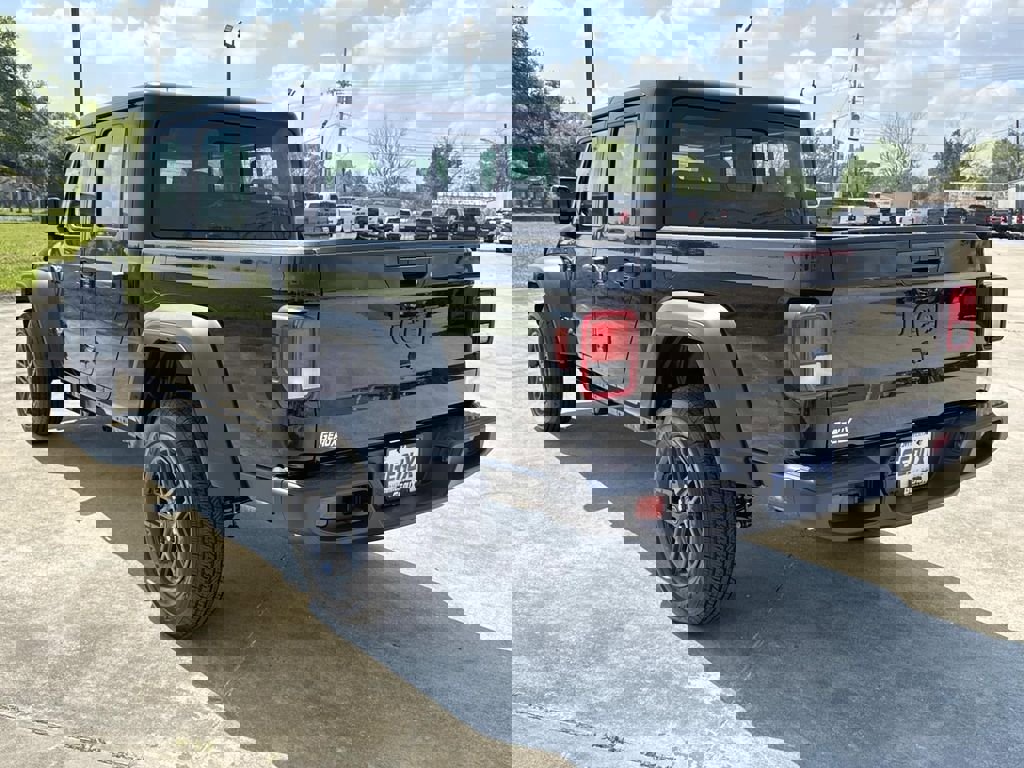 New 2026 Jeep Gladiator Sport image 10