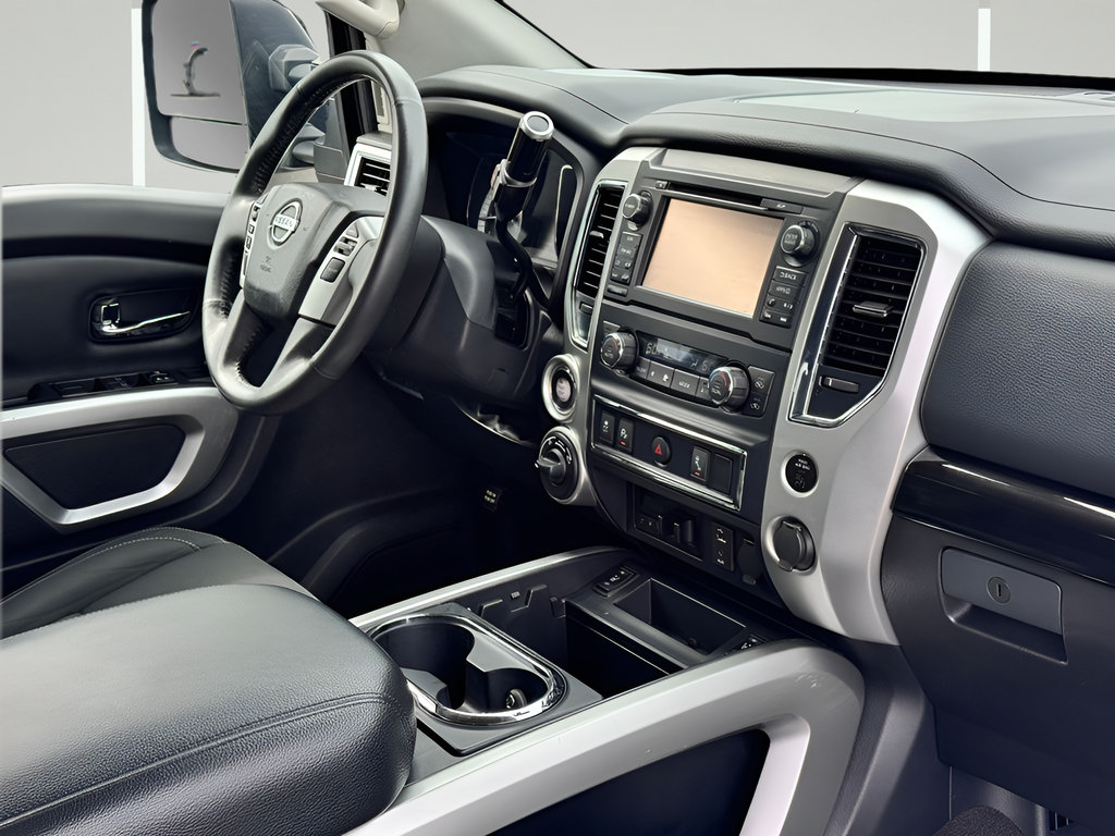 Used 2017 Nissan Titan SV AWD/4WD image 11