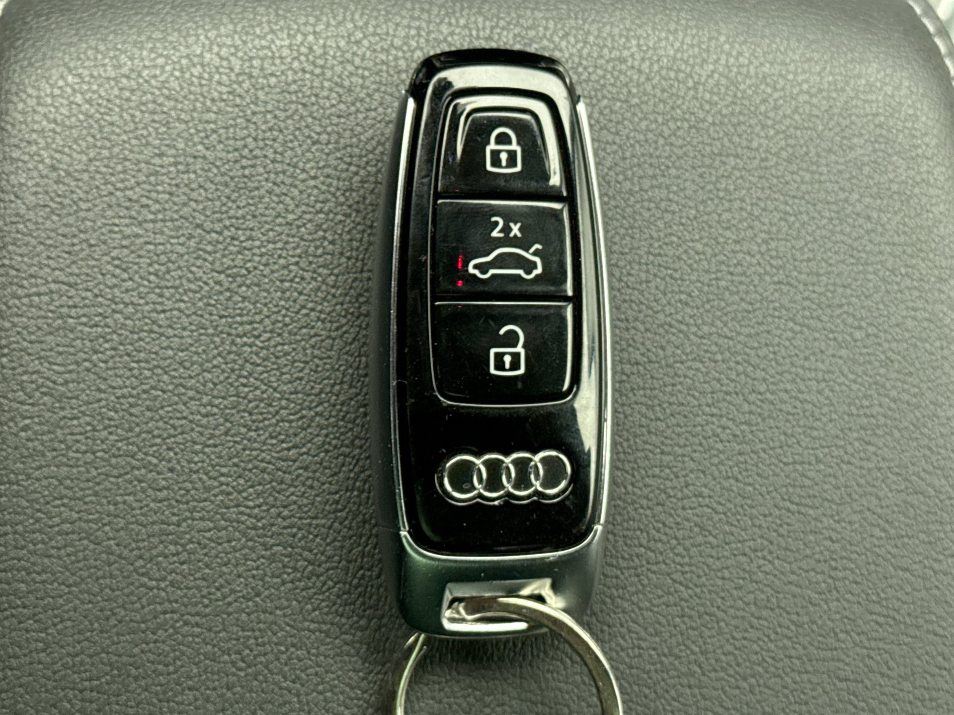Used 2023 Audi e-tron Premium Plus w/ Premium Plus Package AWD/4WD image 10