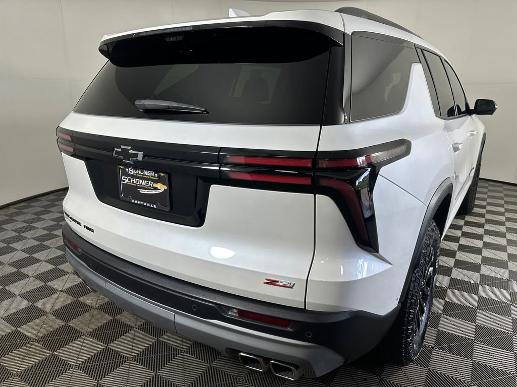 Used 2024 Chevrolet Traverse Z71 w/ Enhanced Driving Package image 5