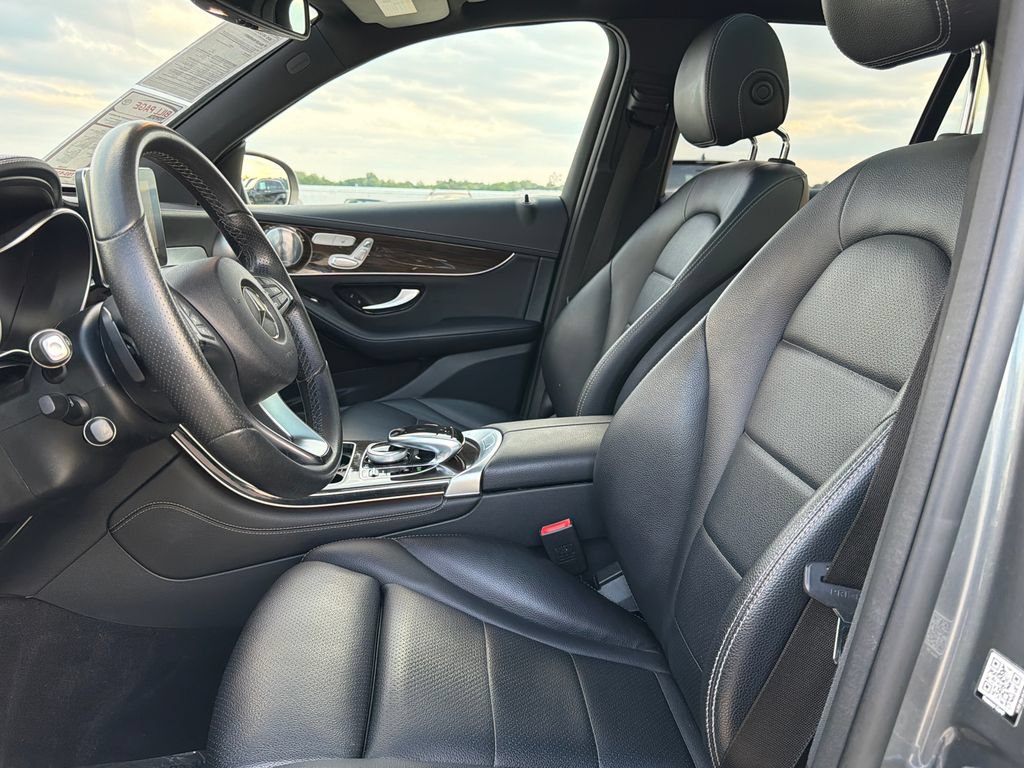 Used 2017 Mercedes-Benz GLC 300 4MATIC image 21
