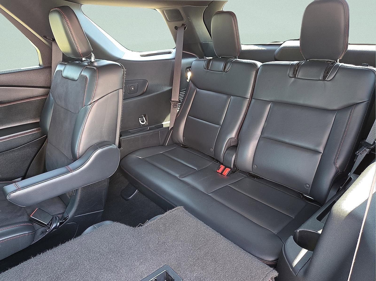 Certified 2025 Ford Explorer ST image 11