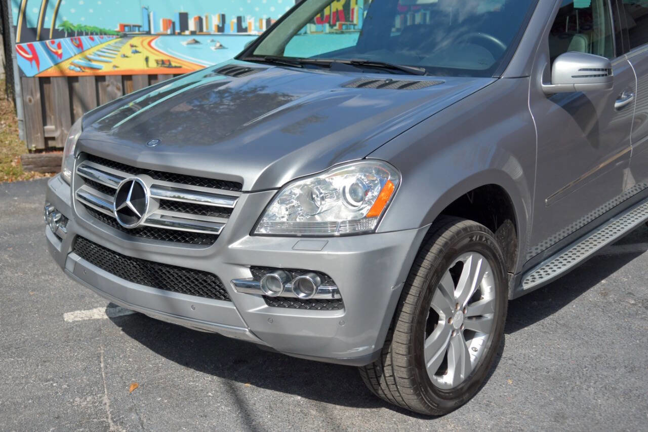 Used 2011 Mercedes-Benz GL 450 4MATIC image 4
